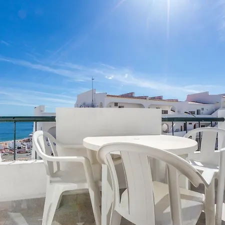 Correia * Αλμπουφέιρα